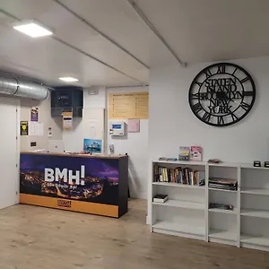 https://bilbao-metropolitan-hostel-by-alda-hotels.bilbaohotelsspain.com